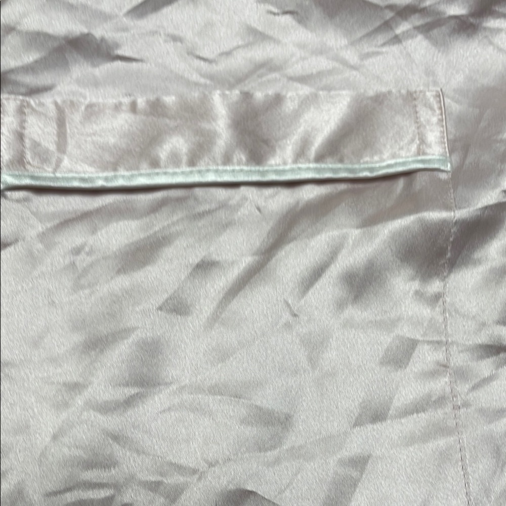 Victorias Secret satin pajama top in light pink, size large - Picture 3 of 5